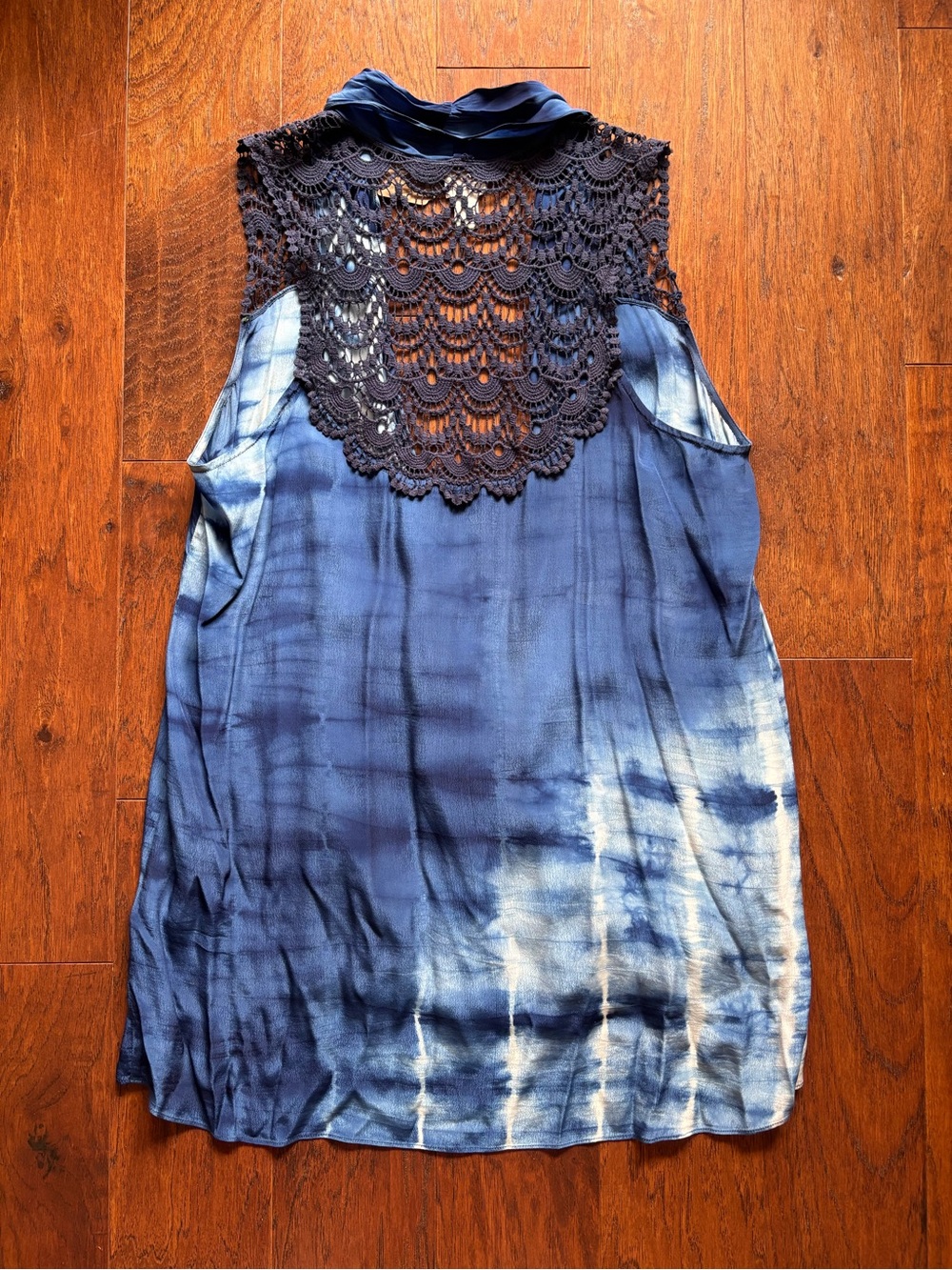 Chico's Blue Silky Tie-Dye Crochet Kimono | Size 2 | Cover Up - Picture 4 of 11